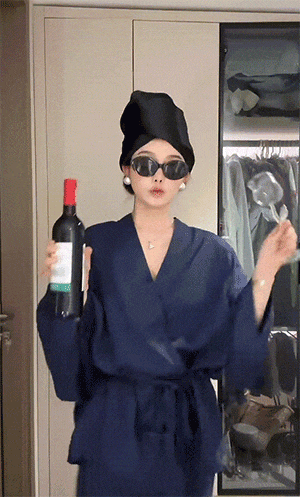 好？10分钟轻松养成女明星「绸缎发」冰球突破平台洗完头自然风干还是吹干(图13)