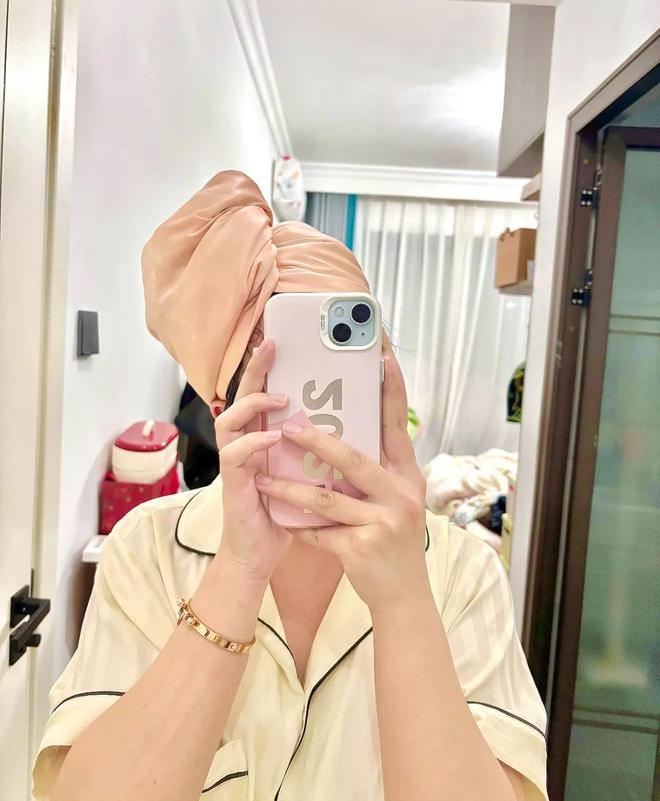 好？10分钟轻松养成女明星「绸缎发」冰球突破平台洗完头自然风干还是吹干(图20)